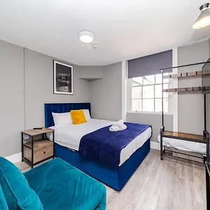 Beachfront Studio I Sleep 2 I King-size Bed I Smart Tv I Ms7 Apartment Brighton