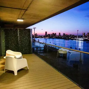 Waterfront- Greenwich O2 Arena 2 Bed Flat Apartment London